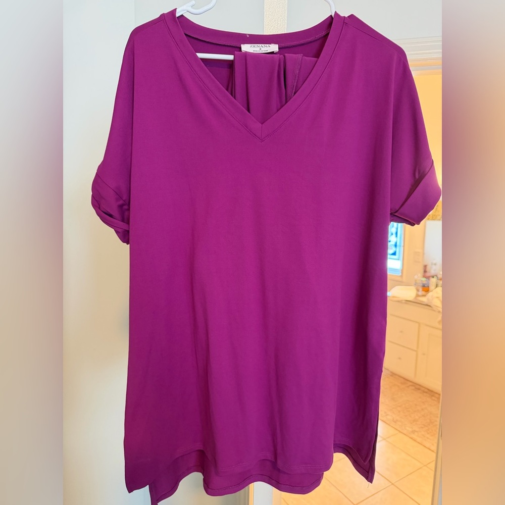 Zenana Outfitters Magenta V-Neck Short Sleeve Tee